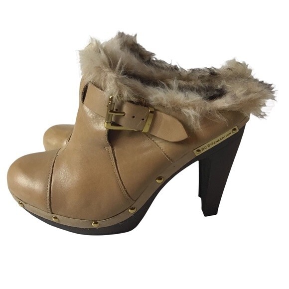 BCBGeneration Tan Fur Lined Studded Leather Mules/Clogs 7.5 B BNWOT - Picture 2 of 14